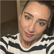 Sono Anna Maria, una psicologa appassionata di matematica. Impartisco lezioni online, individualizzando i percorsi di affiancamento .